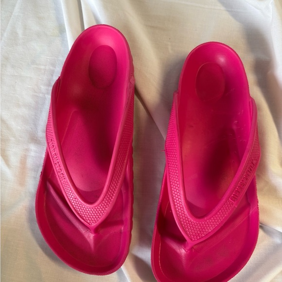 Berkshire Shoes - Birkenstock  Fuchsia Women's Slippers